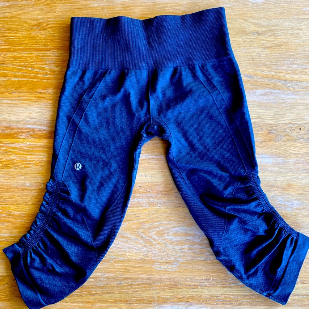 Lululemon Navy Capri Leggings